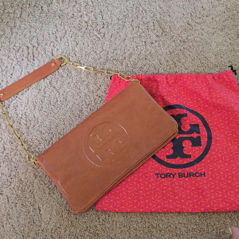 Tory Burch Reva Bombe Clutch in Royal Tan - Picture 2 of 8